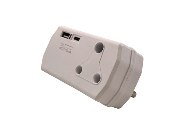 1*16A+2USB MULTIPLUG ADAPTER AY299-804