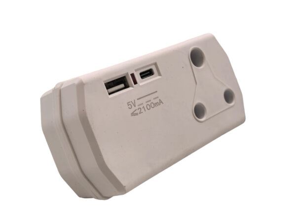 1*16A+2USB MULTIPLUG ADAPTER AY299-804