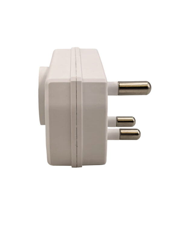 1*5A+1*5AEU+1*16A MULTIPLUG ADAPTER AY299-811