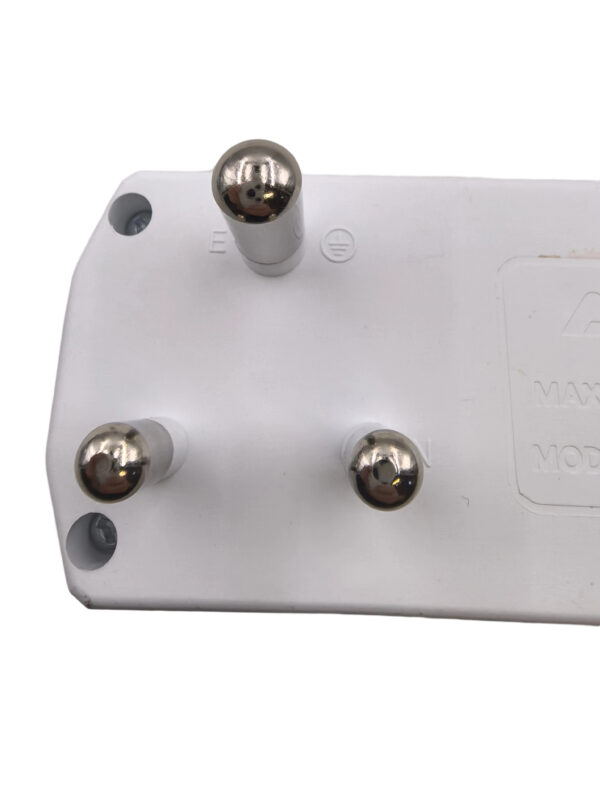 1*5A+1*5AEU+1*16A MULTIPLUG ADAPTER AY299-811