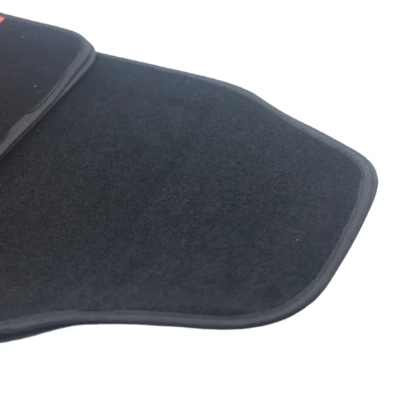 Universal Black Carpet Car Floor Mat Set – 4 Piece AY032-013